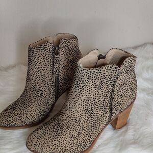New Mia Eric Tracer cheetah boots cream/black size 6